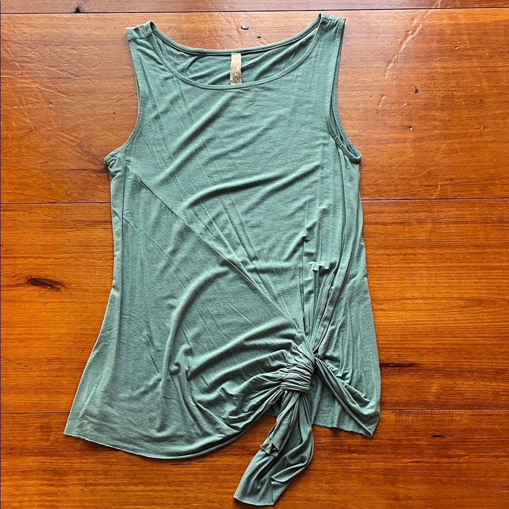 Bailey 44 Top
